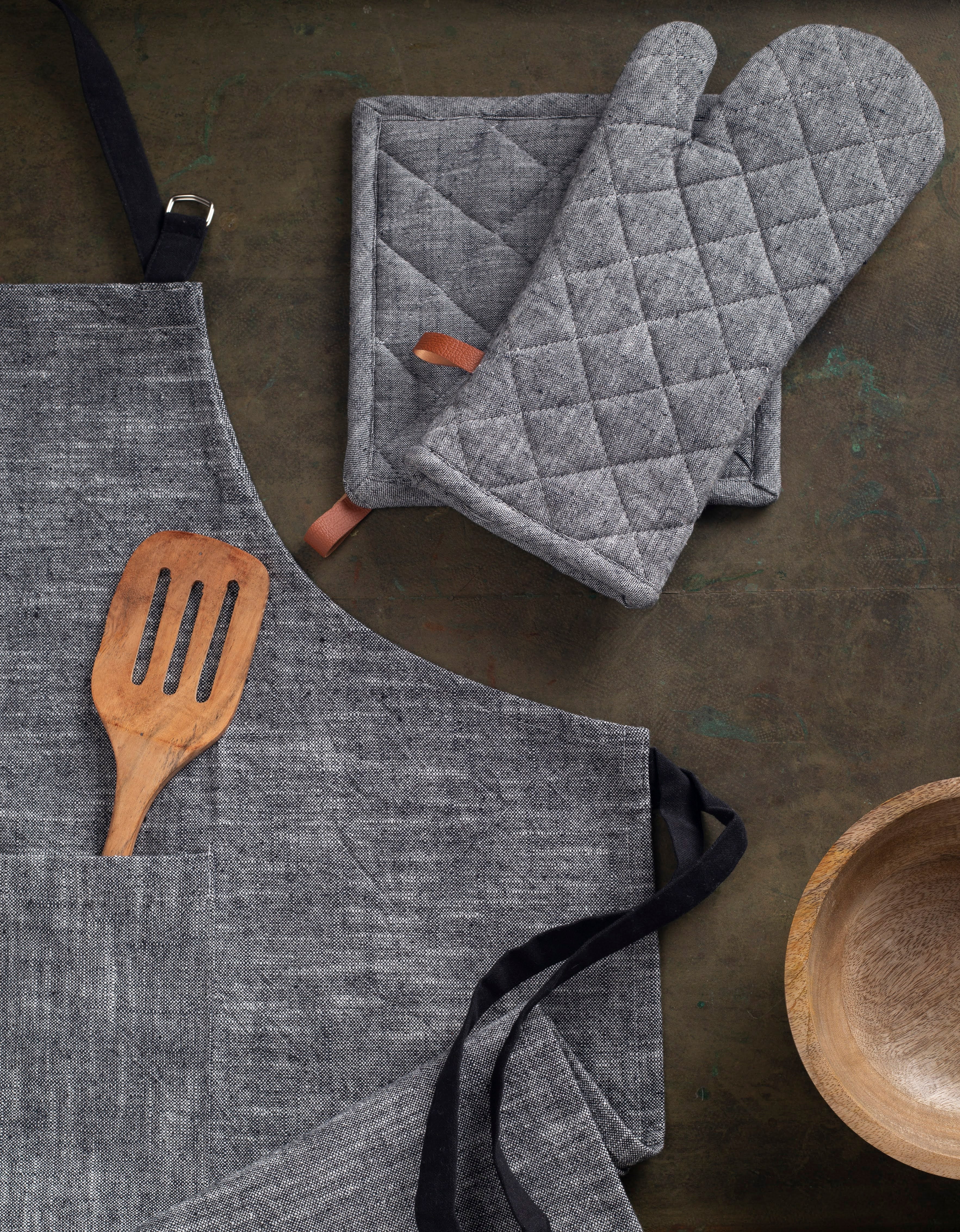 Aprons with Pockets for Chefs & Kitchens