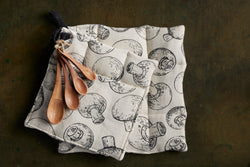 PotHolders with Spice Spoons - Mushroom - Ivory / Black