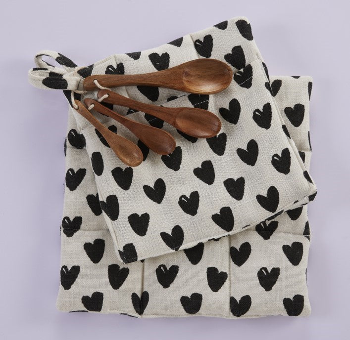 2 Pot Holder With 4 Spice Spoons Set - Premium Cotton Printed Hearts  - 100 % cotton - Ivory / Black