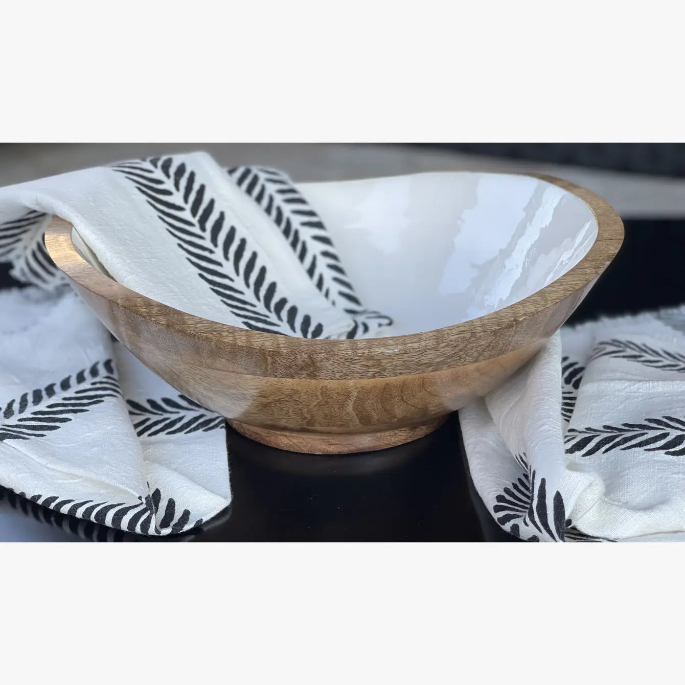 Large Wooden Salad Bowl with 2 Kitchen Towels - 100 % Cotton - Ivory / Black