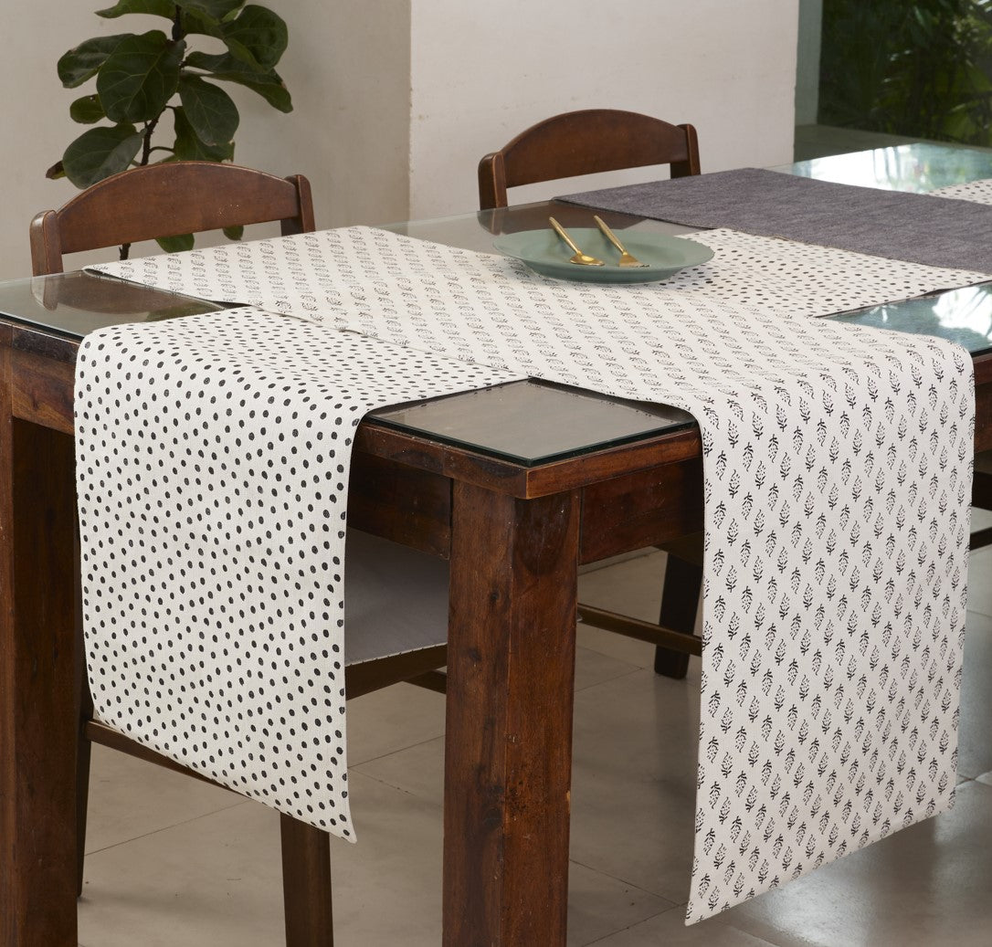 Printed Paisley - Runner - 100% Cotton - Ivory / Black